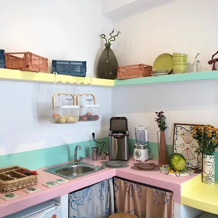 Holy Summer In Market Streets Apartman Náusza